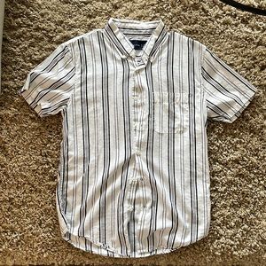 Men’s light weight button down